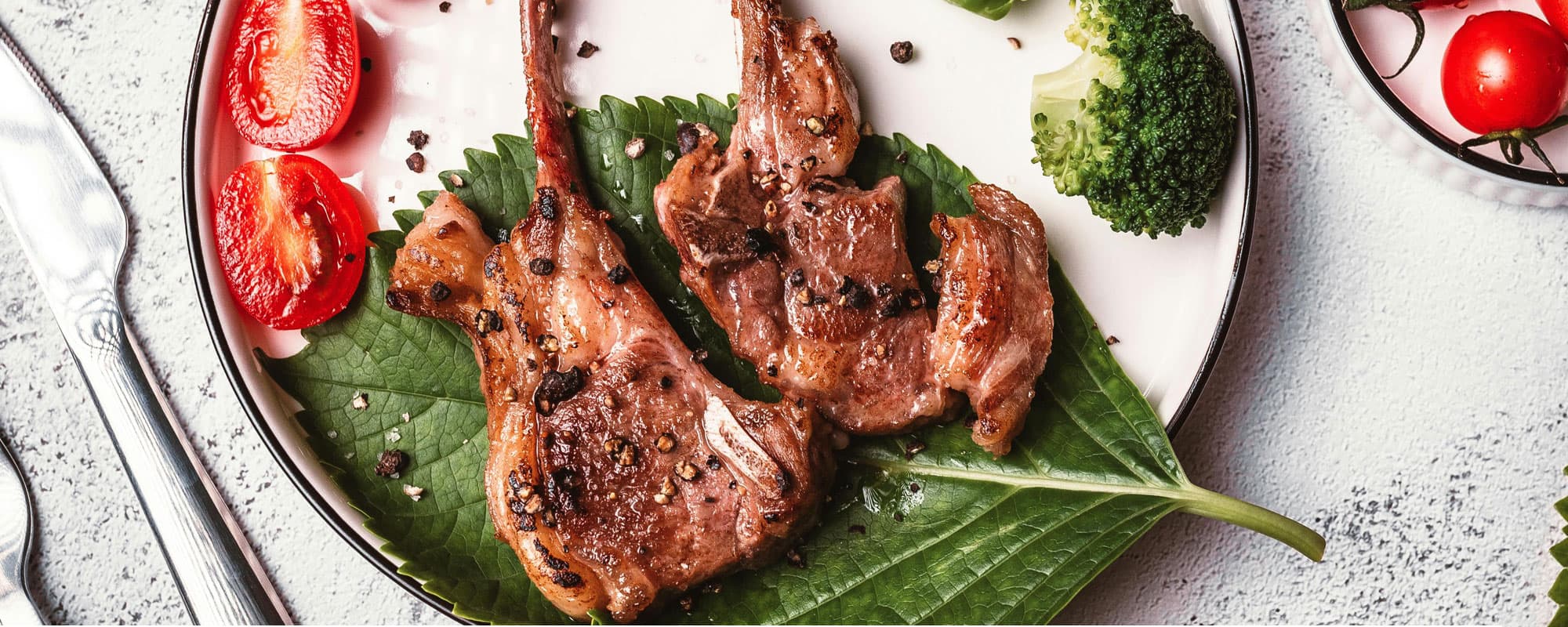 Côtelettes d'agneau grillées